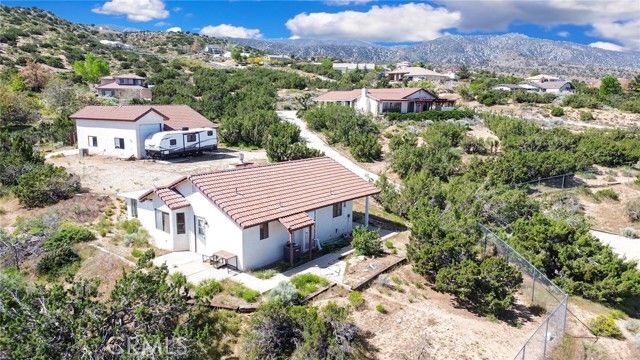 2929 Snow Line, Pinon Hills, CA 92372