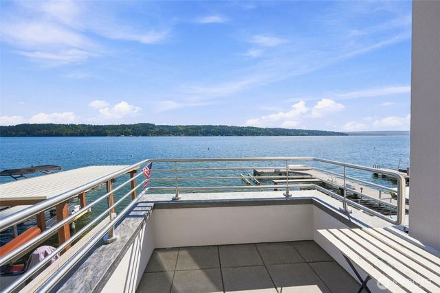 11762 Riviera Place NE, Seattle, WA 98125