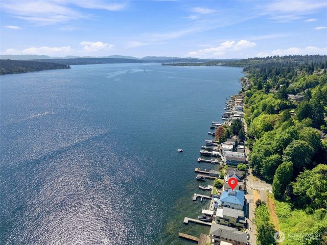 11762 Riviera Place NE, Seattle, WA 98125