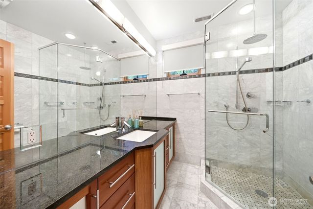 11762 Riviera Place NE, Seattle, WA 98125