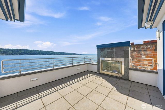 11762 Riviera Place NE, Seattle, WA 98125