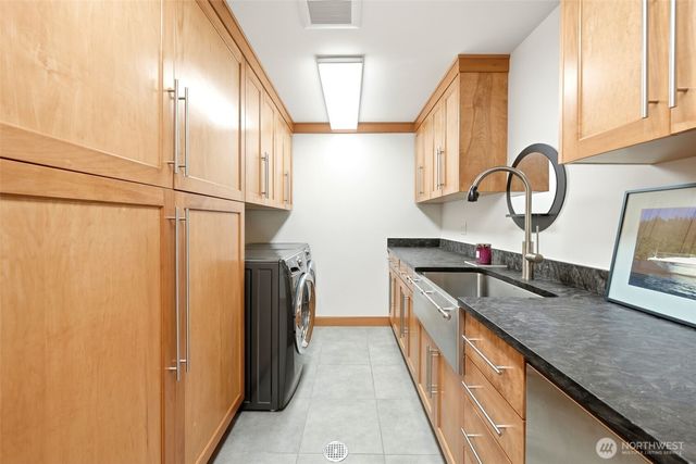11762 Riviera Place NE, Seattle, WA 98125
