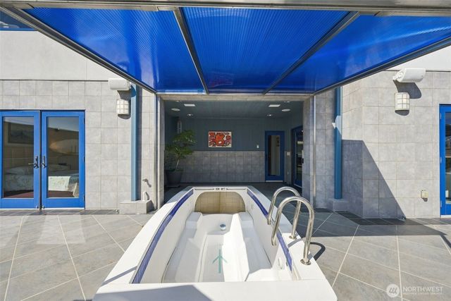 11762 Riviera Place NE, Seattle, WA 98125