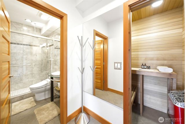 11762 Riviera Place NE, Seattle, WA 98125