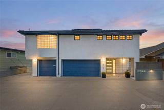 11762 Riviera Place NE, Seattle, WA 98125
