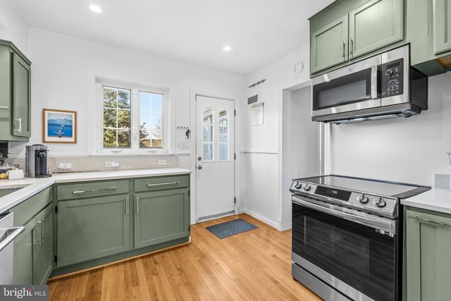 5028 MASSACHUSETTS AVE NW, Washington, DC 20016