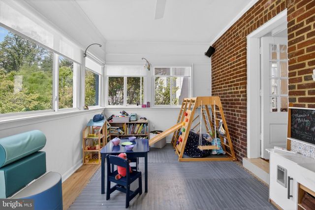 5028 MASSACHUSETTS AVE NW, Washington, DC 20016