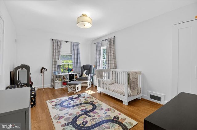 5028 MASSACHUSETTS AVE NW, Washington, DC 20016