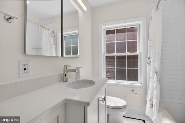 5028 MASSACHUSETTS AVE NW, Washington, DC 20016