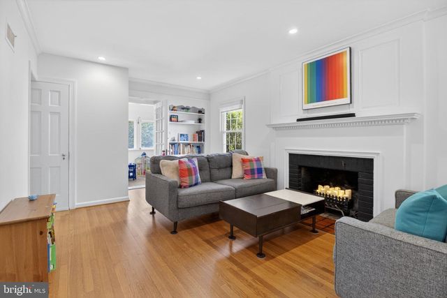 5028 MASSACHUSETTS AVE NW, Washington, DC 20016