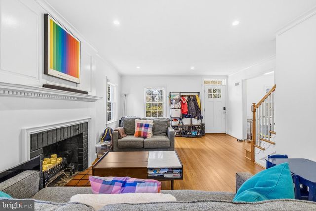 5028 MASSACHUSETTS AVE NW, Washington, DC 20016