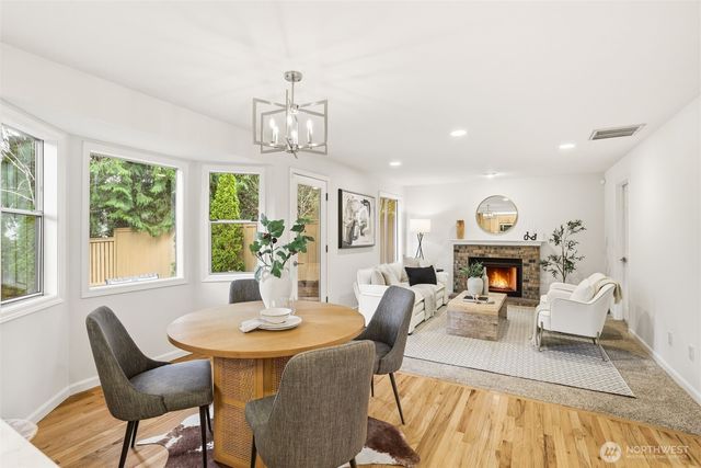 23928 SE 42nd Place, Sammamish, WA 98029