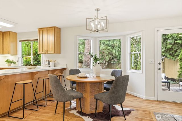 23928 SE 42nd Place, Sammamish, WA 98029