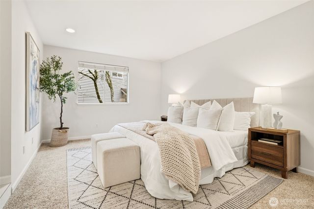 23928 SE 42nd Place, Sammamish, WA 98029