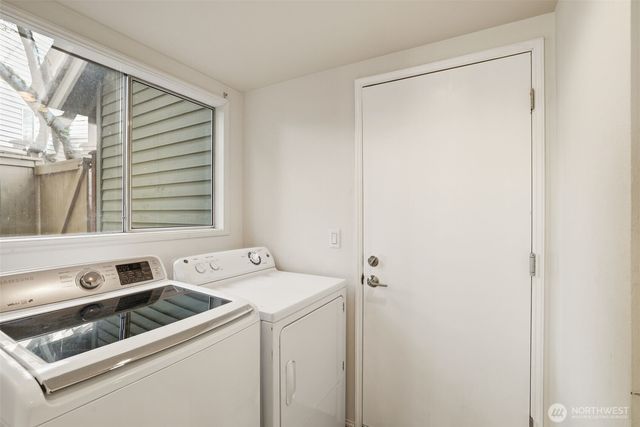 23928 SE 42nd Place, Sammamish, WA 98029