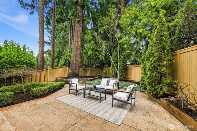 23928 SE 42nd Place, Sammamish, WA 98029