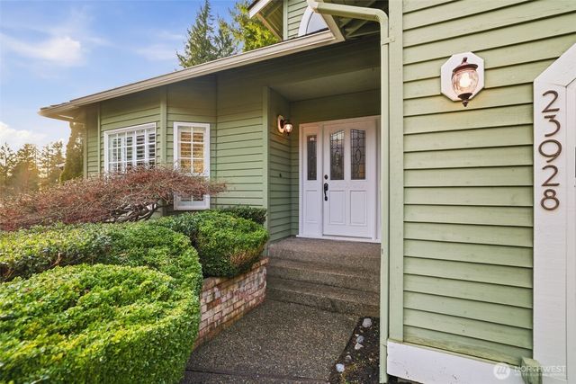 23928 SE 42nd Place, Sammamish, WA 98029