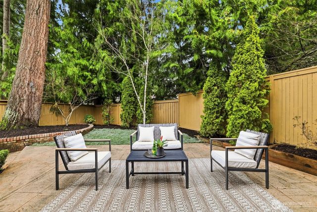 23928 SE 42nd Place, Sammamish, WA 98029