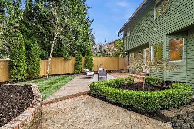 23928 SE 42nd Place, Sammamish, WA 98029