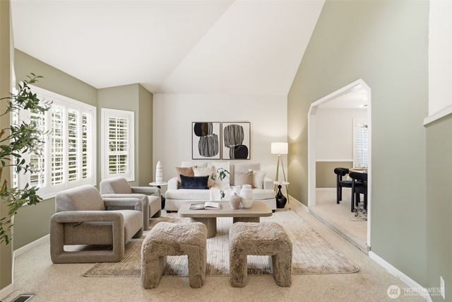 23928 SE 42nd Place, Sammamish, WA 98029