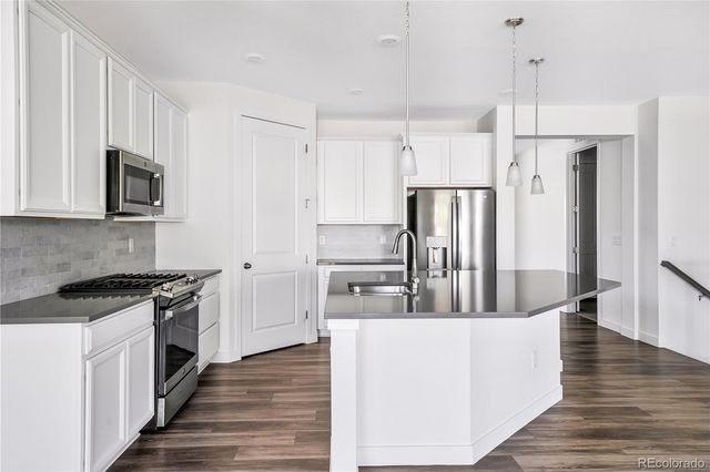 8595 S Quemoy Street, Aurora, CO 80016
