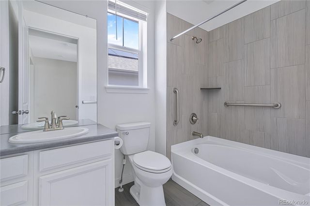8595 S Quemoy Street, Aurora, CO 80016