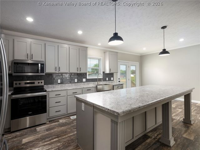 35 Cooper Way, Scott Depot, WV 25560
