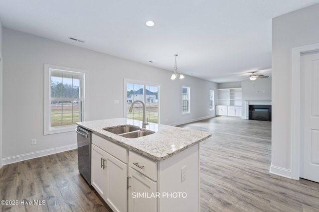 800 Maritime Way, Jacksonville, NC 28546