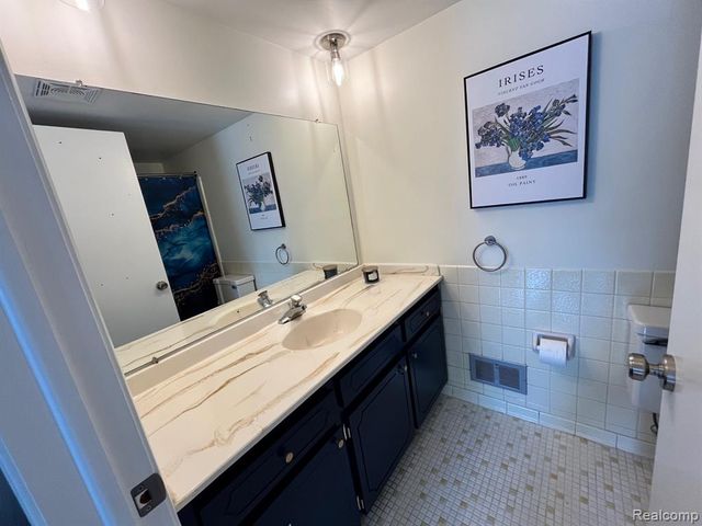 23025 Liberty Street 13, Saint Clair Shores, MI 48080