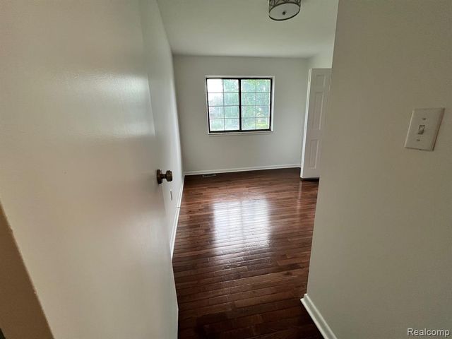 23025 Liberty Street 13, Saint Clair Shores, MI 48080