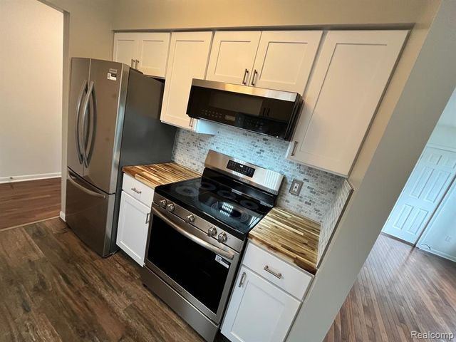 23025 Liberty Street 13, Saint Clair Shores, MI 48080