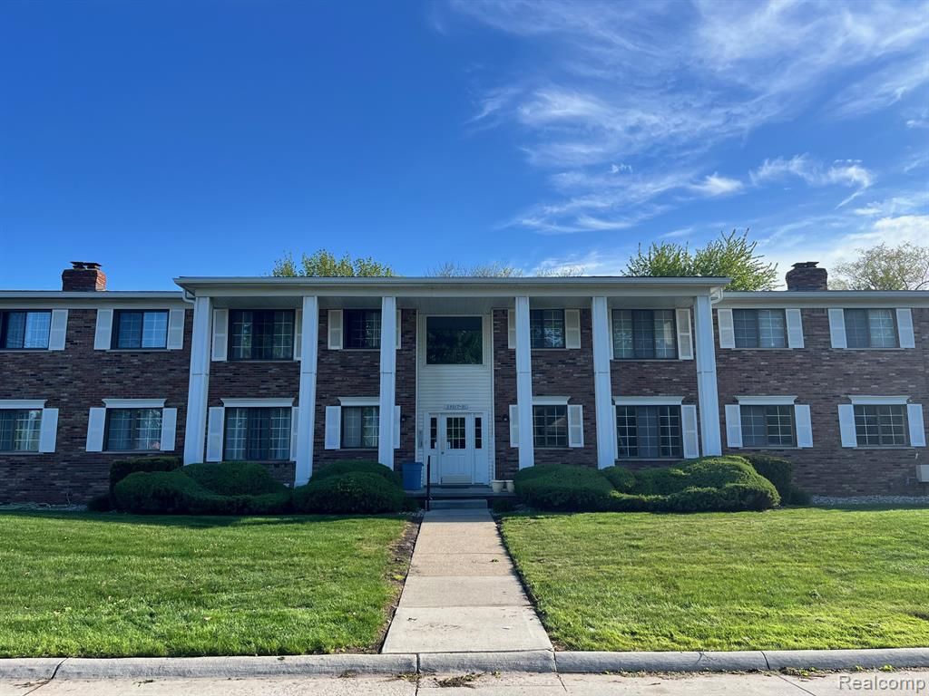 23025 Liberty Street 13, Saint Clair Shores, MI 48080