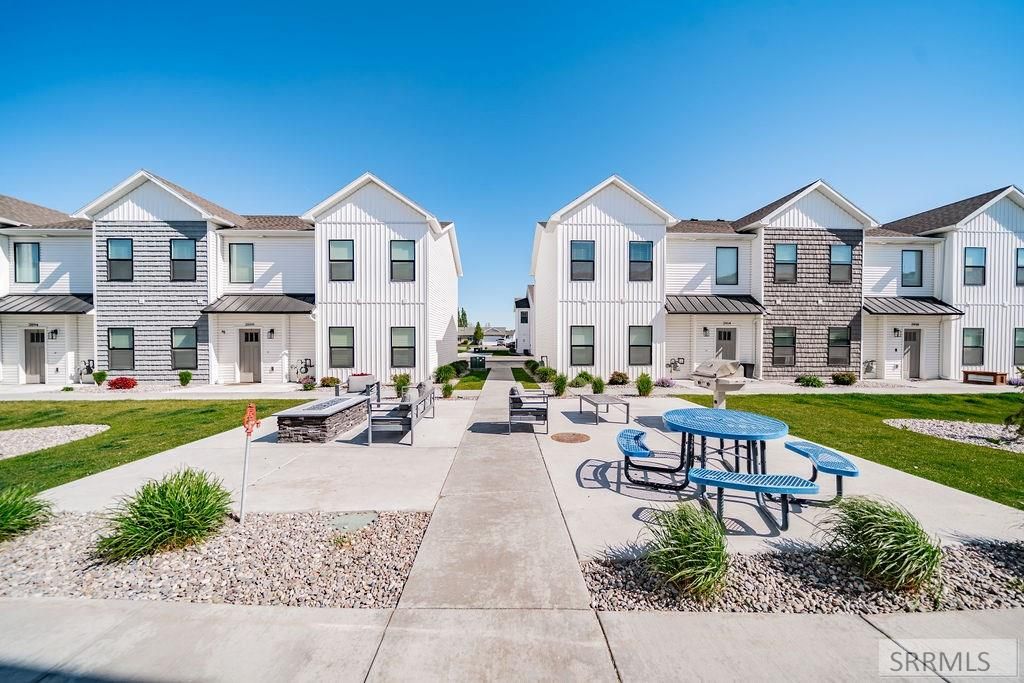 Image 28 of property listing at 2926 Sunburst Drive, Ammon, ID 83406