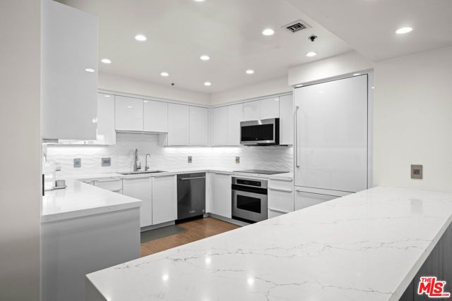 10445 Wilshire Boulevard 1204, Los Angeles, CA 90024