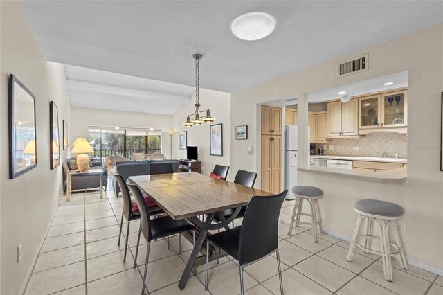 1633 BOATHOUSE CIRCLE 232, Sarasota, FL 34231