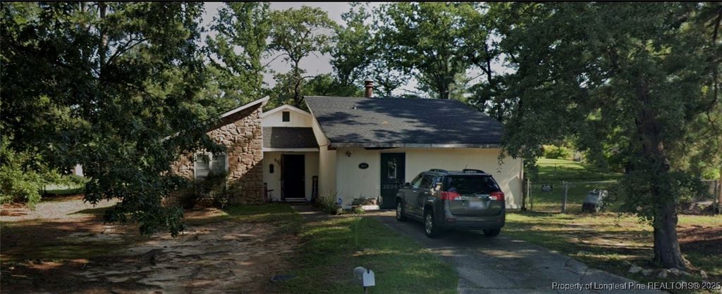 802 Opal Court, Fayetteville, NC 28311