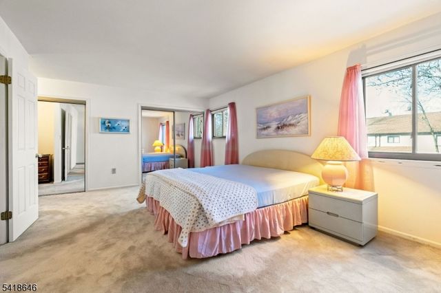 5 Lily Ct, Edison Twp., NJ 08820