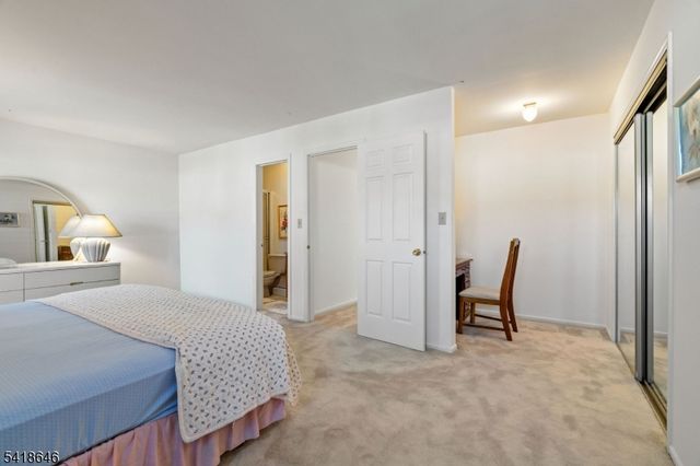 5 Lily Ct, Edison Twp., NJ 08820