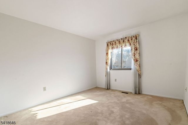 5 Lily Ct, Edison Twp., NJ 08820