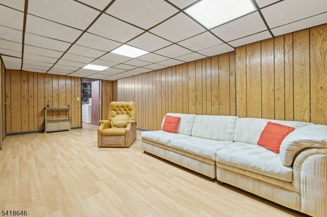 5 Lily Ct, Edison Twp., NJ 08820