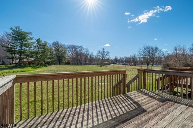 5 Lily Ct, Edison Twp., NJ 08820