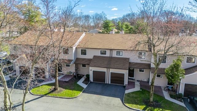 5 Lily Ct, Edison Twp., NJ 08820