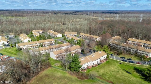 5 Lily Ct, Edison Twp., NJ 08820