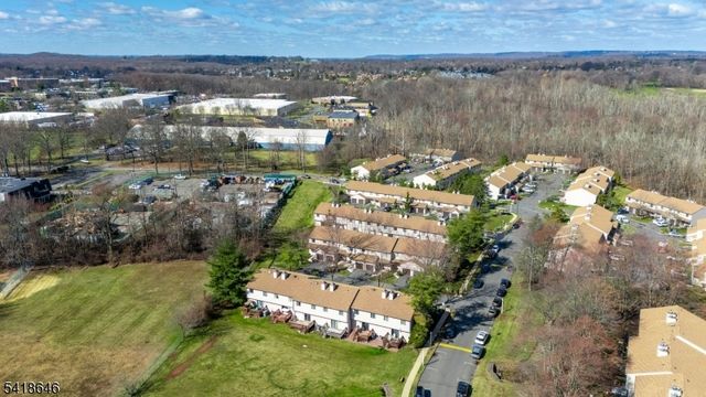 5 Lily Ct, Edison Twp., NJ 08820