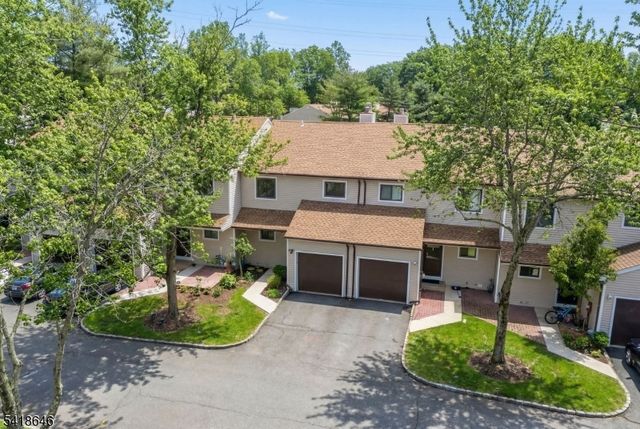 5 Lily Ct, Edison Twp., NJ 08820