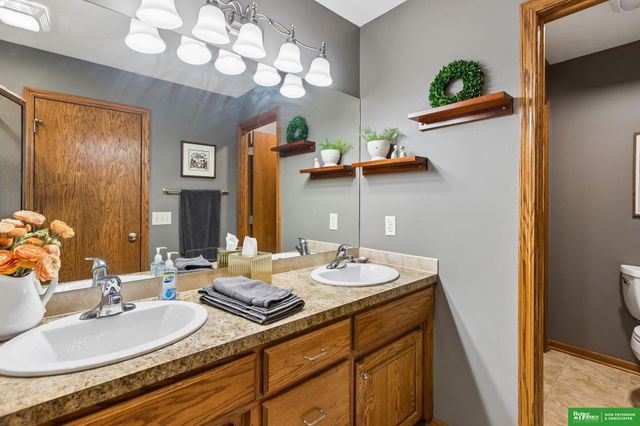 3209 Applewood Drive, Fremont, NE 68025