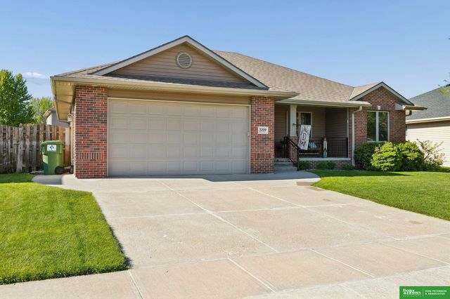 3209 Applewood Drive, Fremont, NE 68025