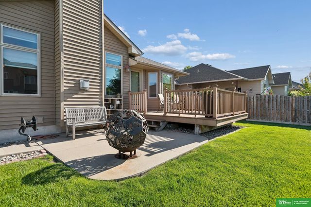 3209 Applewood Drive, Fremont, NE 68025