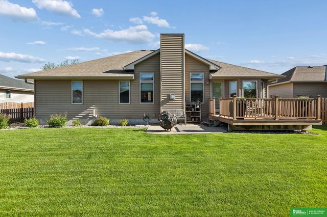 3209 Applewood Drive, Fremont, NE 68025