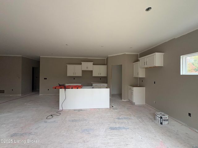 1004 Richwood Way, La Grange, KY 40031